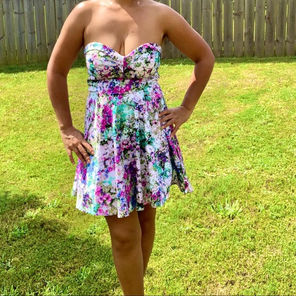 Size 7/medium beautiful pink floral dress - Picture 1 of 7